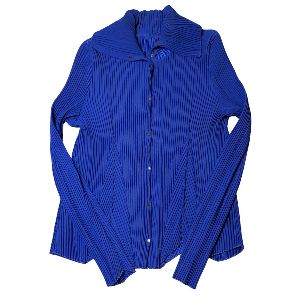 Babette Blue Pleated Collared Shirt Snaps Size M Crinkle Wavy Hem